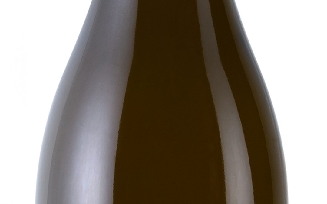 District 7 2019 Chardonnay Bottle Shot