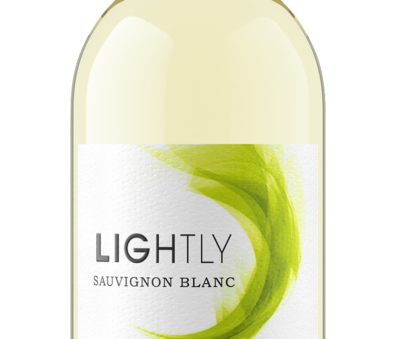 Lightly NV Sauvignon Blanc bottle shot